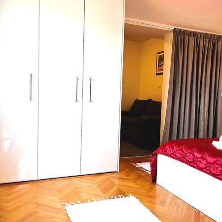Apartment And Rooms Milak Раб Екстериор снимка