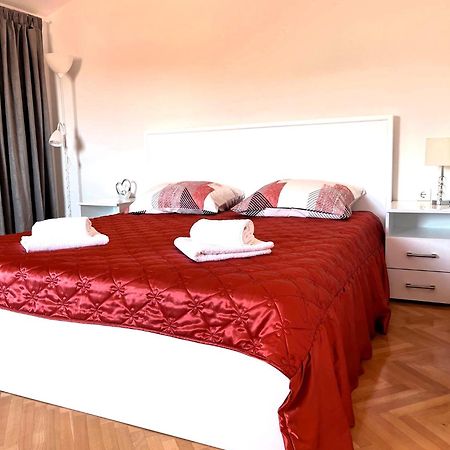 Apartment And Rooms Milak Раб Екстериор снимка
