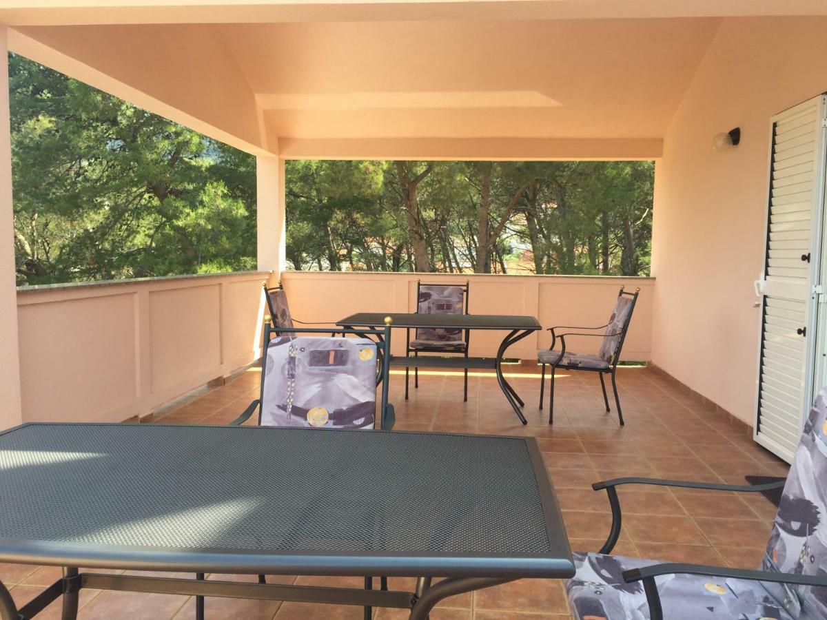Apartment And Rooms Milak Раб Екстериор снимка