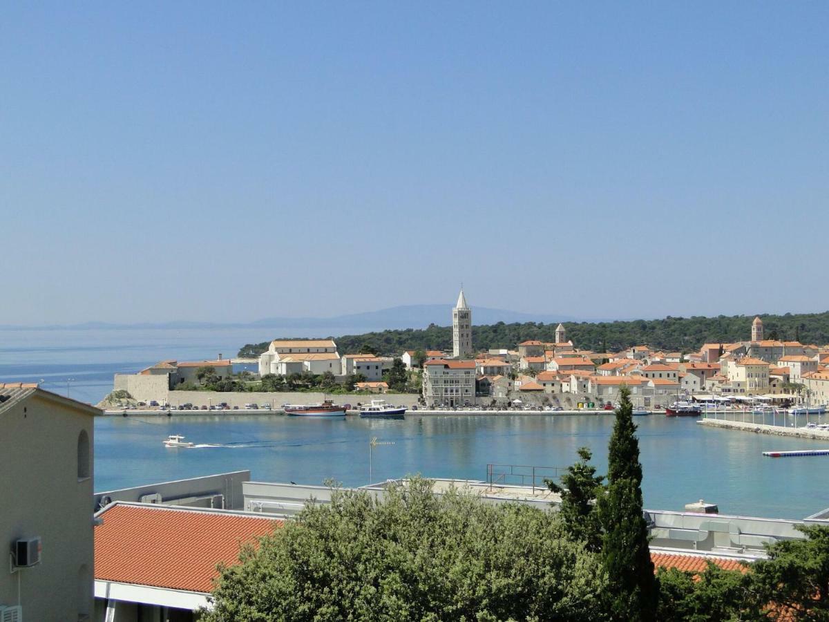 Apartment And Rooms Milak Раб Екстериор снимка