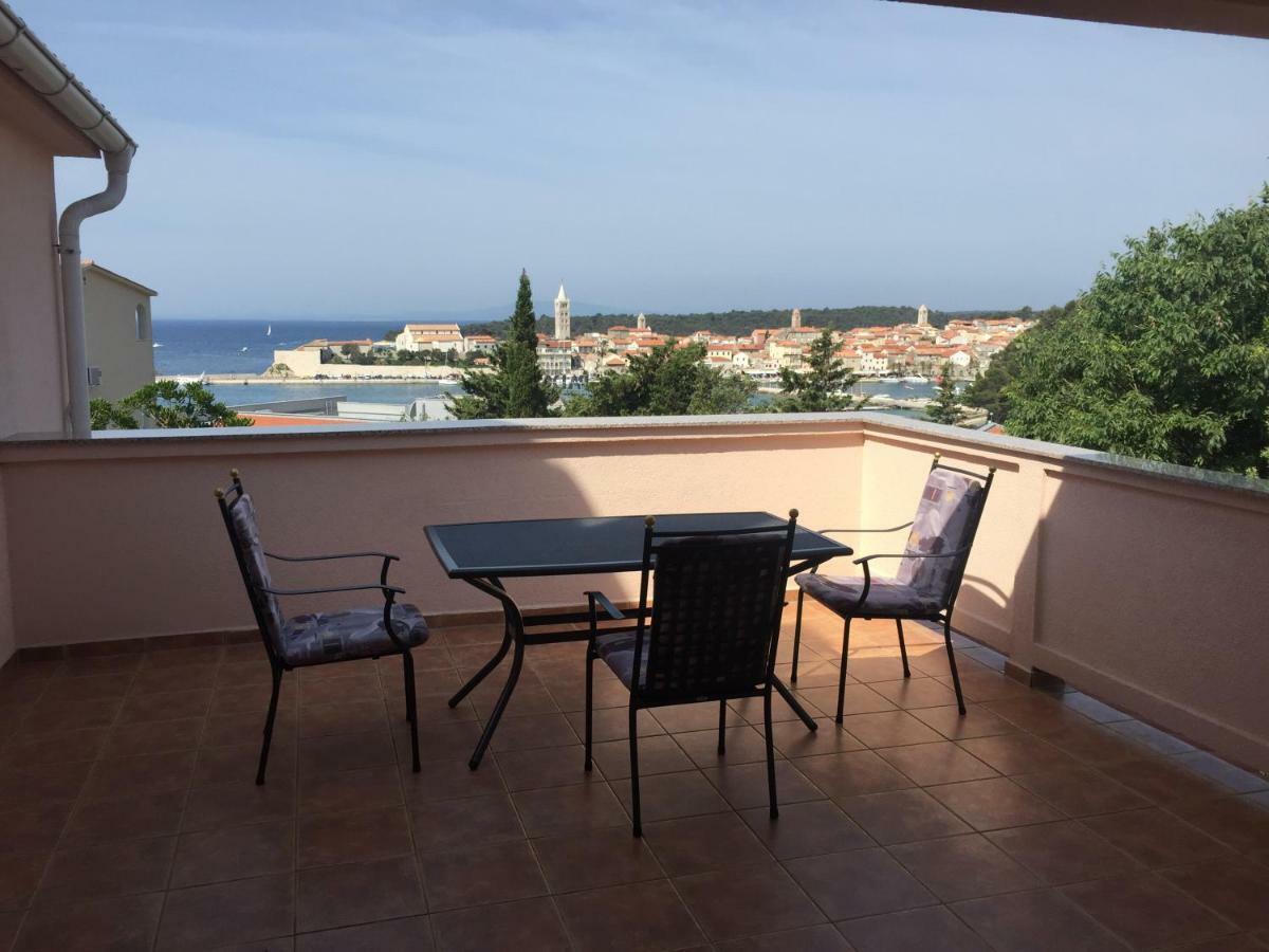 Apartment And Rooms Milak Раб Екстериор снимка