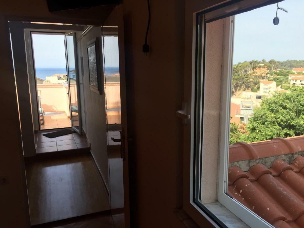 Apartment And Rooms Milak Раб Екстериор снимка