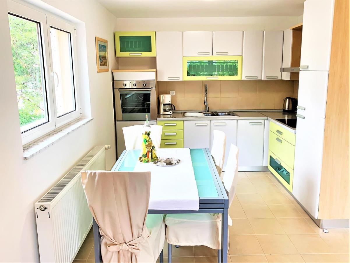 Apartment And Rooms Milak Раб Екстериор снимка