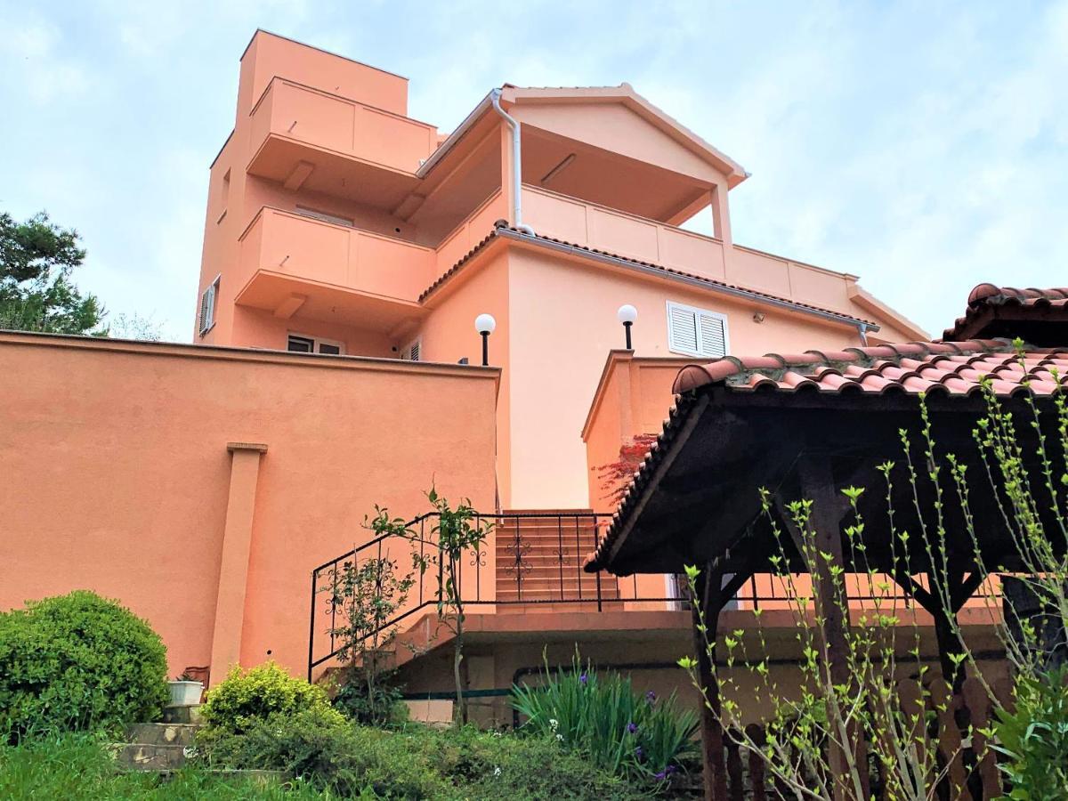 Apartment And Rooms Milak Раб Екстериор снимка