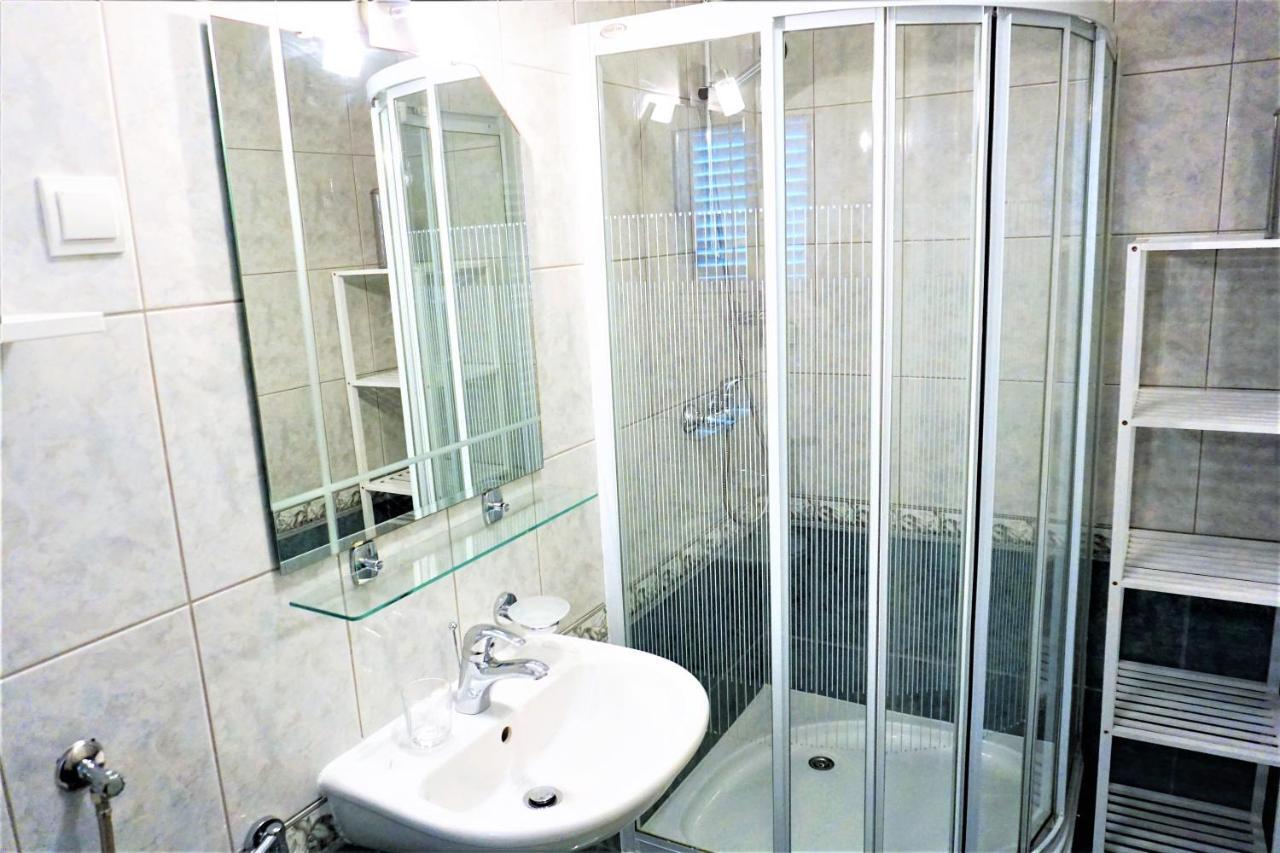 Apartment And Rooms Milak Раб Екстериор снимка